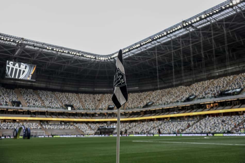 bandeirinha arena mrv (Foto: Daniela Veiga / Atlético)
