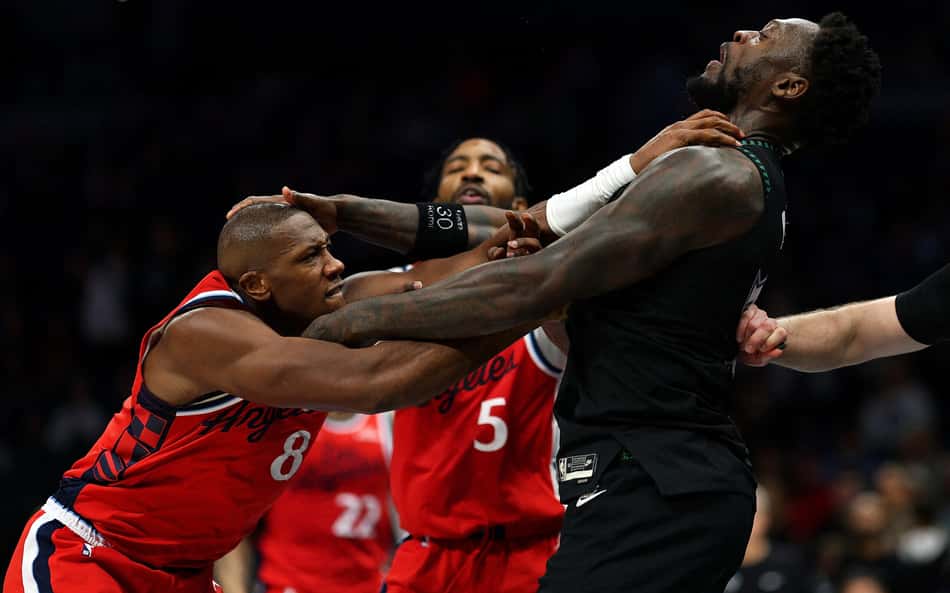 Jogadores trocam empurrões durante Clippers e Timberwolves na NBA; veja o vídeo