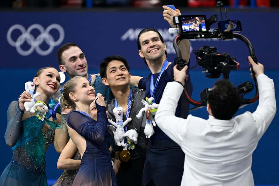 Jordan Cowan registra o pódio da patinação artística