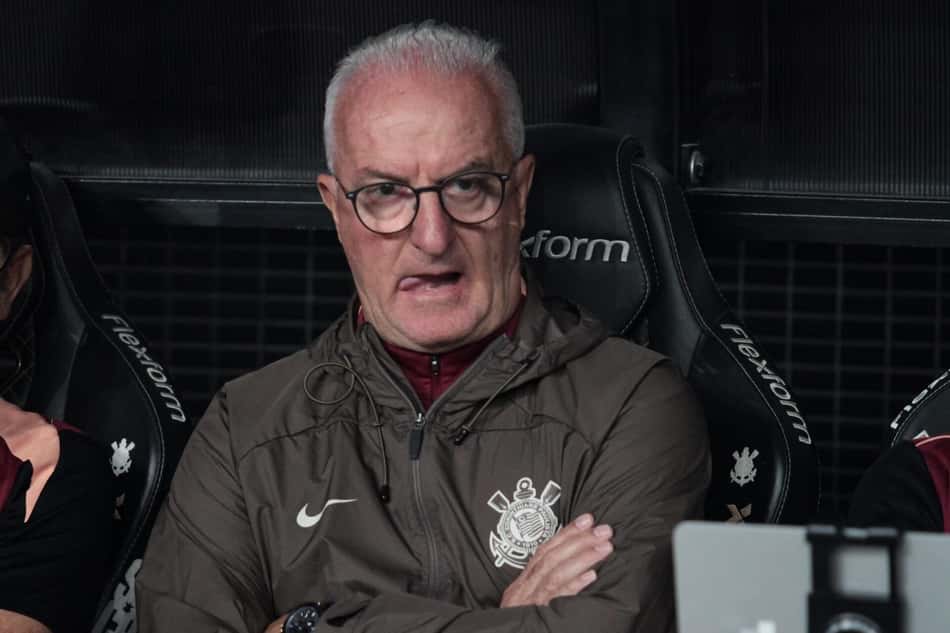 Dorival Júnior, técnico do Corinthians, durante partida contra o Palmeiras, válida pelo Paulistão de 2026 (Foto: Peter Leone/Ofotografico)