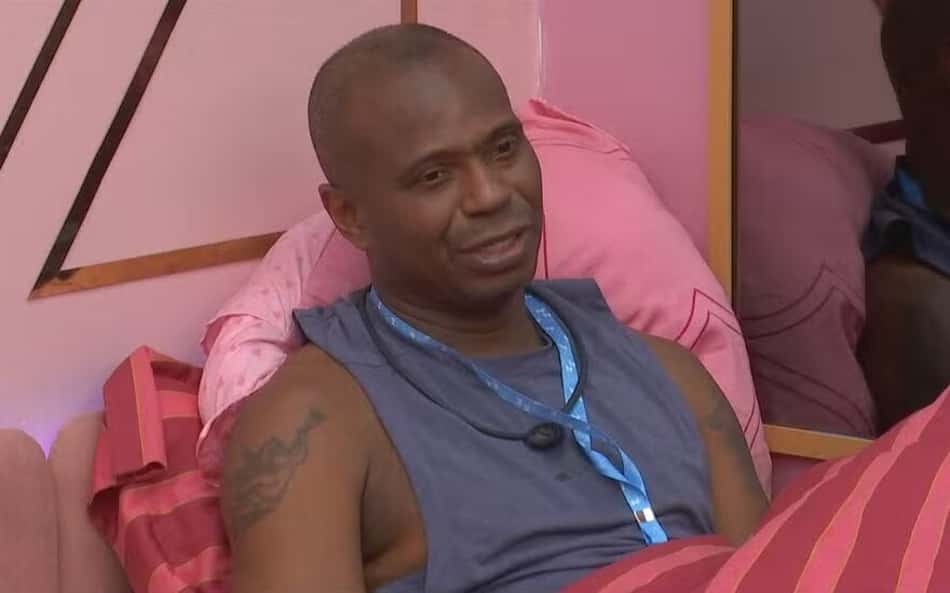 Tadeu Schmidt manda forte recado após expulsão de Edilson Capetinha no BBB