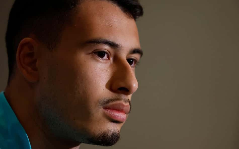Gabriel Martinelli acompanha final entre Corinthians e Arsenal no Emirates Stadium