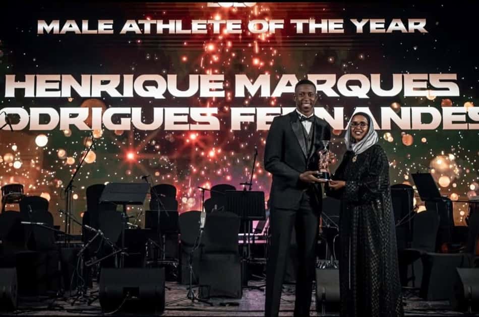Henrique Marques recebe prêmio da World Taekwondo