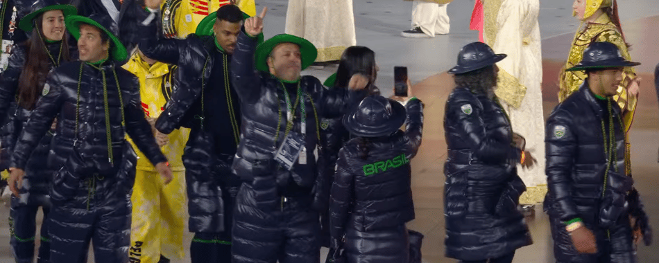 Delegação brasileira na cerimônia de encerramento das Olimpíadas de Inverno (Foto: Reprodução/CazéTV)