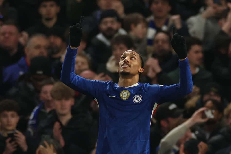 Estêvão: João Pedro celebra o gol de abertura do Chelsea contra o Leeds United pela Premier League, em Stamford Bridge, Londres (Foto: Adrian Dennis/AFP)
