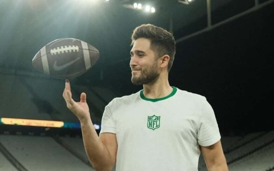 Jornalista analisa número de brasileiros na NFL e projeta o Super Bowl LX