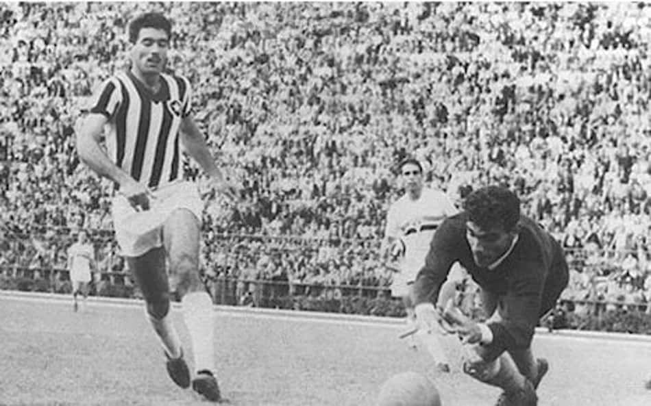 Nilton Santos jogou a vida inteira pelo Botafogo; foram 723 partidas em 17 temporadas