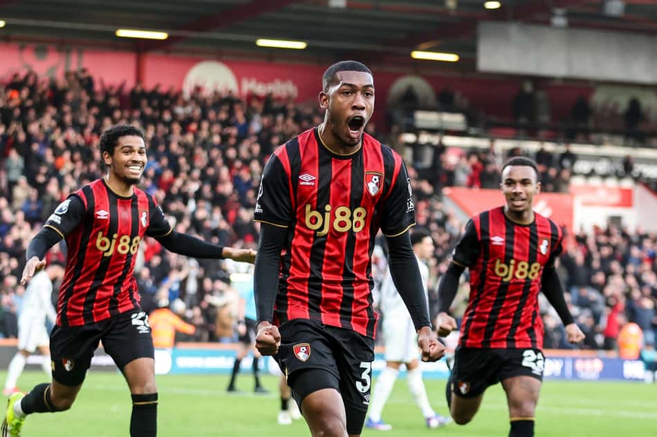 Rayan comemora gol do Bournemouth contra o Aston Villa pela Premier League, no Vitality Stadium (Foto: Divulgação/Bournemouth)