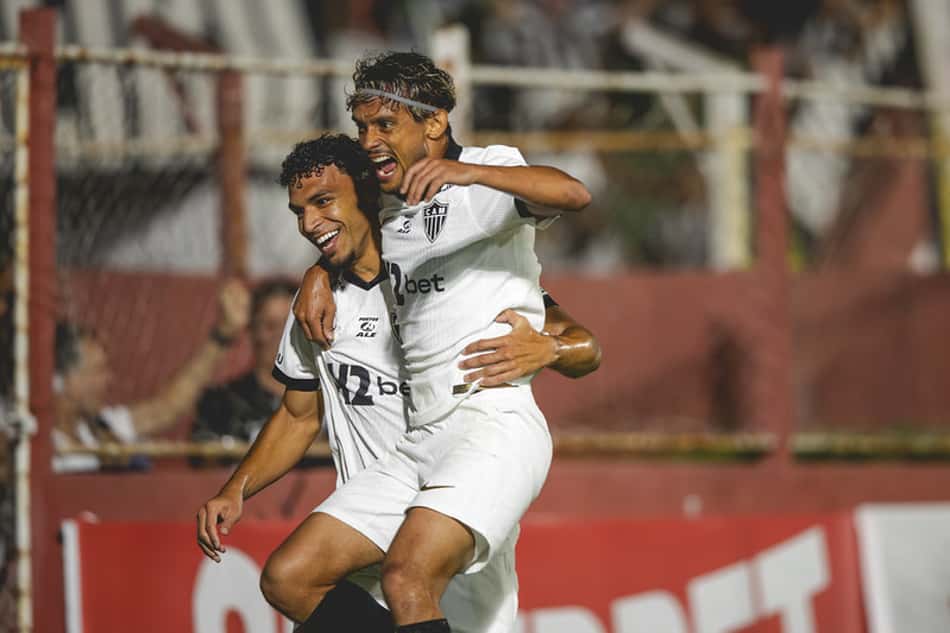 Gustavo Scarpa comemora seu gol no jogo do Atlético-MG contra o Itabirito pelo Mineiro