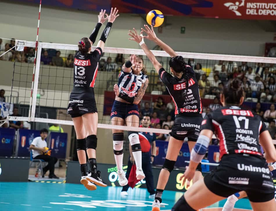 Sesi Bauru venceu Alianza Lima na semifinal do Sul-Americano de vôlei (Foto: Betto Dolorier/FPV)