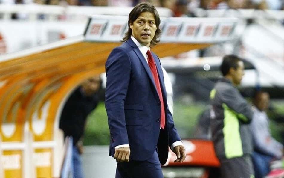 Treinador do Sevilla é suspenso por sete jogos na Espanha; entenda