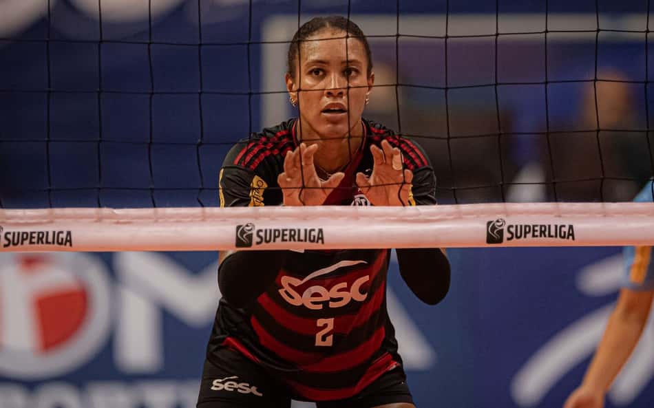 Simone Lee saiu lesionada de partida do Sesc RJ Flamengo contra o Maringá na Superliga (Foto: Paula Reis/Flamengo)