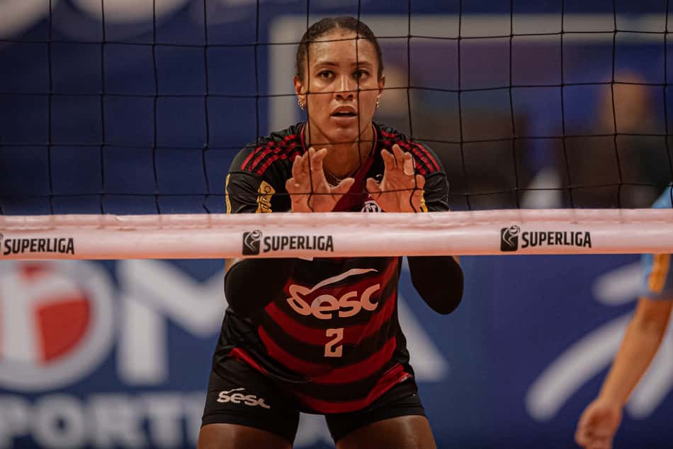 Simone Lee saiu lesionada de partida do Sesc RJ Flamengo contra o Maringá na Superliga (Foto: Paula Reis/Flamengo)
