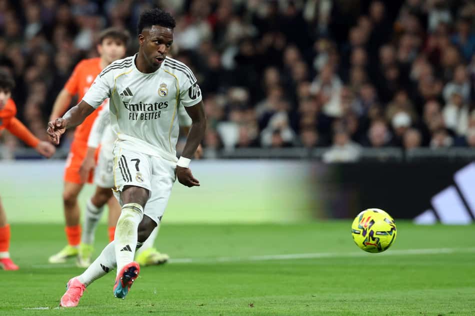 Vini Jr em ação no jogo do Real Madrid contra o Real Sociedad por La Liga (Photo by Pierre-Philippe MARCOU / AFP)