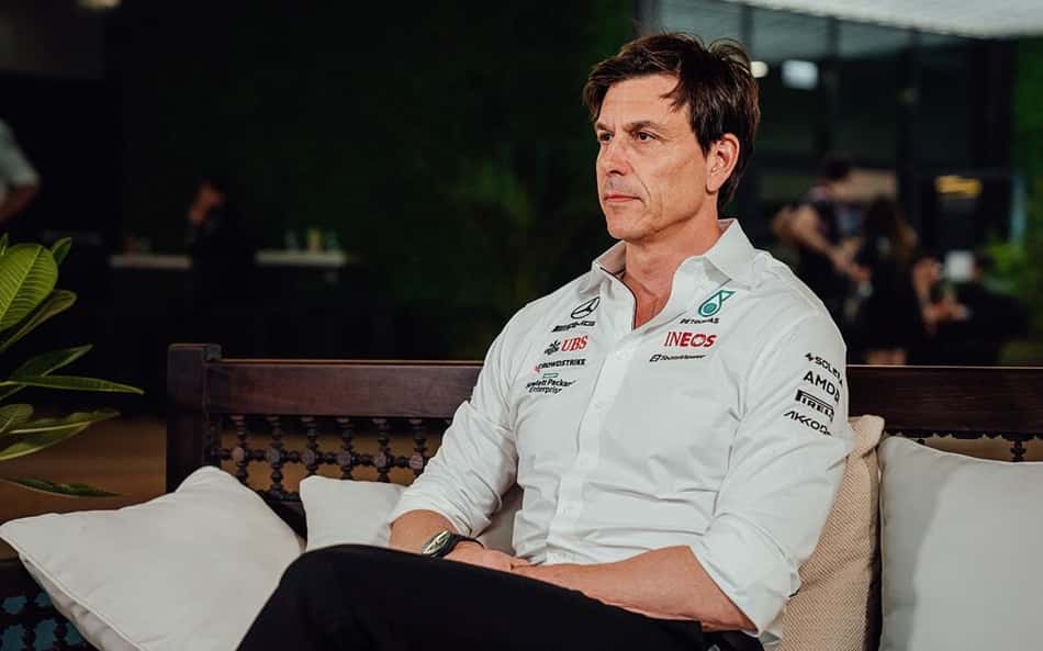 Toto Wolff analisa Red Bull em testes da F1: 'Referência no momento'