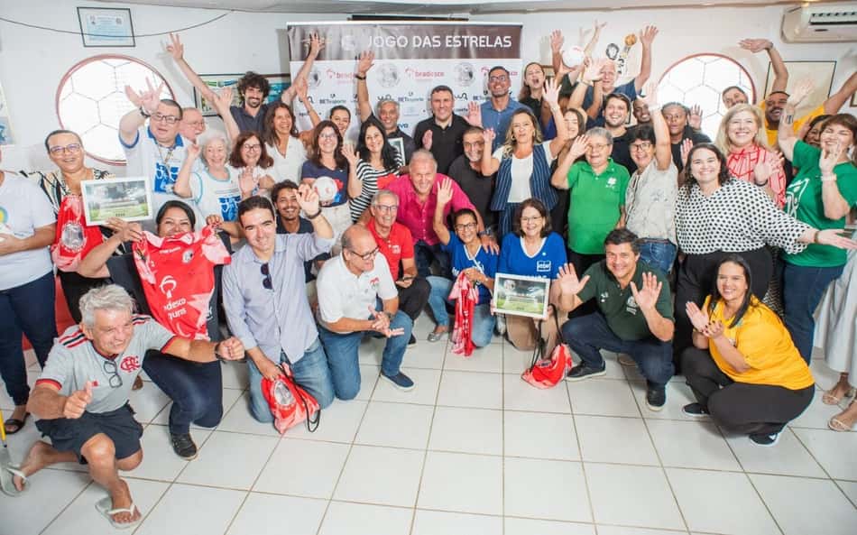 Zico faz a alegria de 11 instituições na entrega oficial das doações do Jogo das Estrelas 2025