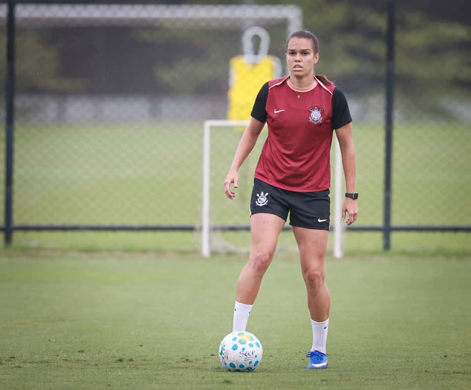 Ana Vitória, do Corinthians, durante treino nesta terça. (Rodrigo Gazzanel/Corinthians)