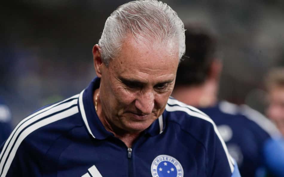 Tite, técnico do Cruzeiro, contra o Coritiba (Foto: Fernando Moreno/AGIF/Gazetta Press)