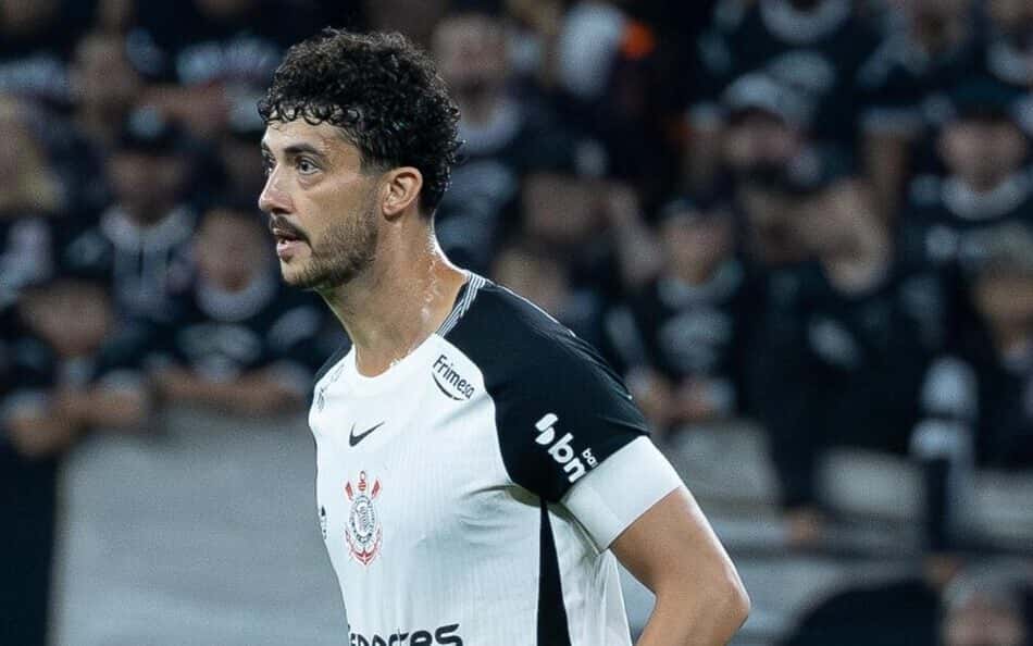 Gustavo Henrique vê erros do juiz em Corinthians x Flamengo: 'Se enrolou muito'