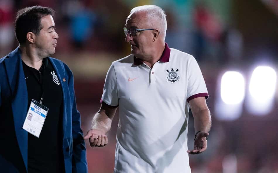 Corinthians tenta reação contra o Flamengo após pior sequência com Dorival