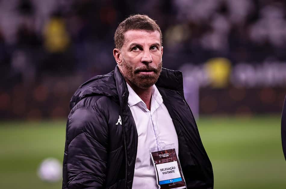 Pedrinho foi criticado após queda do Vasco no Carioca (Foto: Fabio Giannelli/Agif/Gazeta Press)