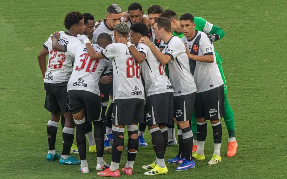 Vasco mostra evolução mesmo em eliminação e terá tempo para planejar novo trabalho