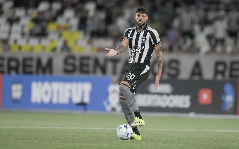 Barboza projeta sequência e manda recado sobre renovação com o Botafogo