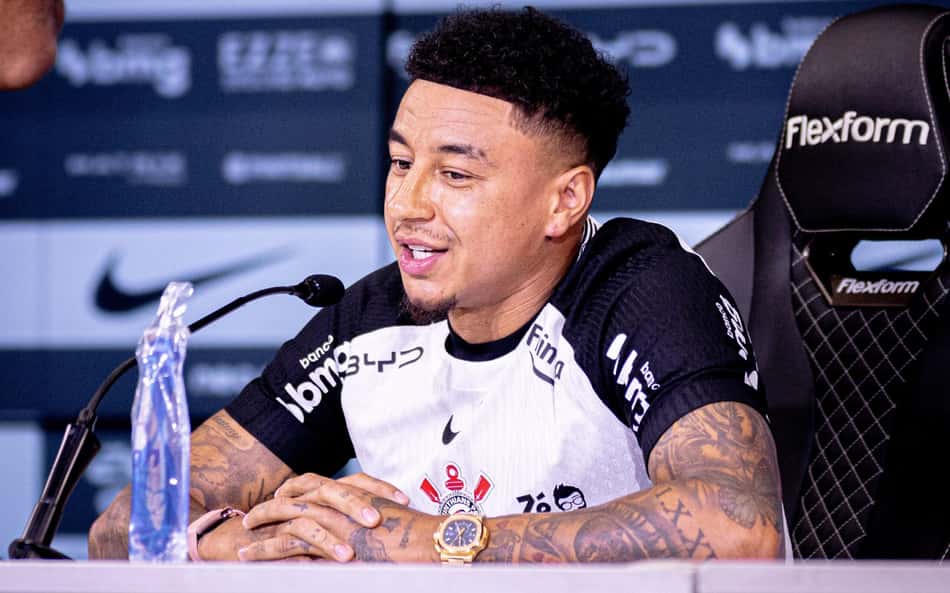 Lingard e Flaco López (Foto: Eduardo Carmim/Photo Premium/Gazeta Press)
