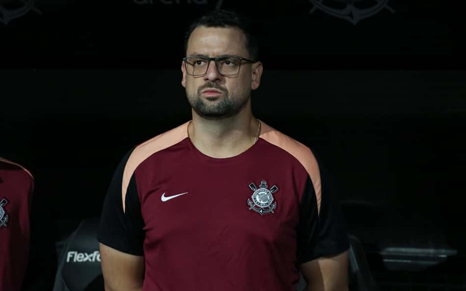 Lucas Silvestre, auxiliar de Dorival Júnior (Foto: Peter Leone/O Fotografico/Gazeta Press)
