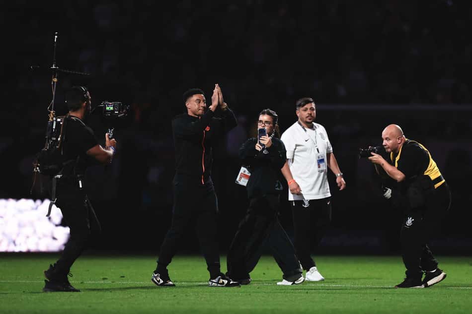 Lingard foi apresentado aos torcedores (Foto: Ettore Chiereguini/Agif/Gazeta Press)