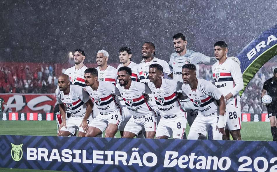 'Caso engraçado': torcida do São Paulo aponta melhor contra a Chapecoense