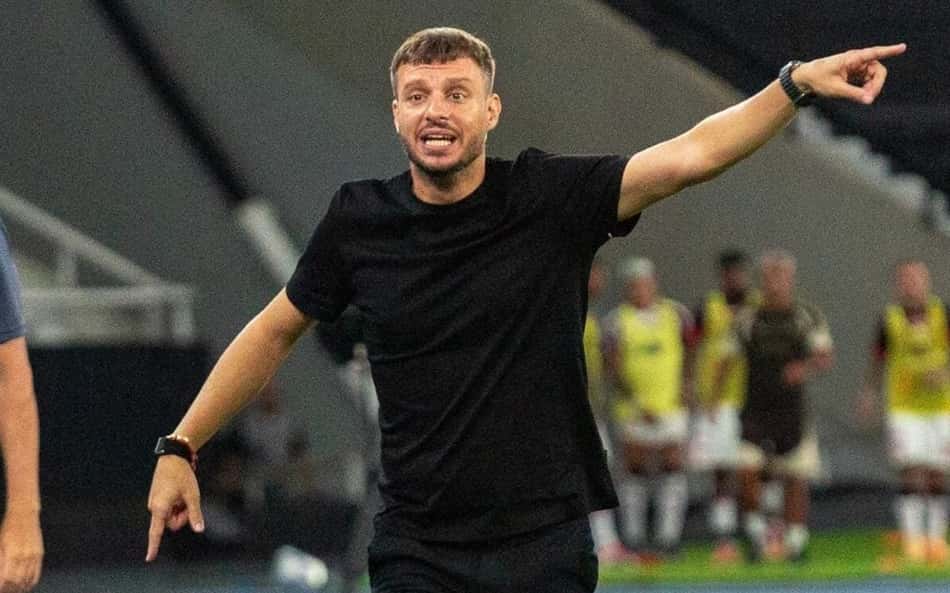 RIO DE JANEIRO (RJ), 14.03.2026 - FUTEBOL / CAMPEONATO BRASILEIRO 2026 - Botafogo x Flamengo - Anselmi em Partida entre Botafogo x Flamengo valido pela sexta rodada do Campeonato Brasileiro, realizada no Estadio Nilton Santos, na noite desse Sabado (14). (Foto: Vyctor Santos/Pera Photo Press/Gazeta Press)