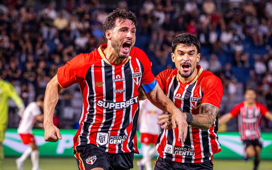 Calleri comemorando gol da virada do São Paulo (Foto: Eduardo Carmim/Photo Premium/Gazeta Press)