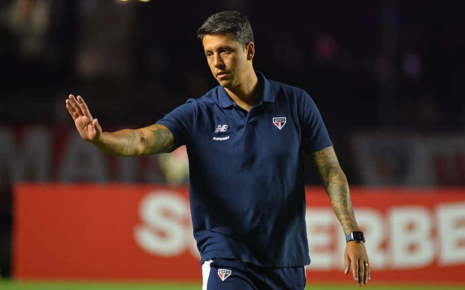 Carpini expõe bastidores de James Rodríguez no São Paulo: 'Não pode'