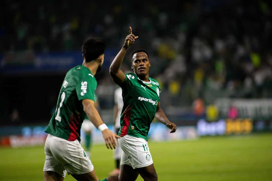 Jhon Arias comemorando gol do Palmeiras (Foto: Thiago Miyashiro/Pera Photo Press/Gazeta Press)