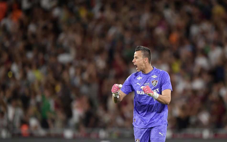 Júlio César defende Fábio na Seleção Brasileira e avalia disputa no gol