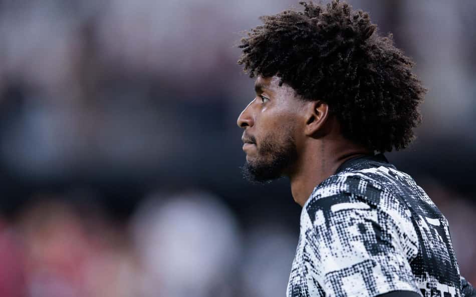 Lances de Hugo Souza viralizam em Corinthians x Flamengo: 'Faz é tempo'