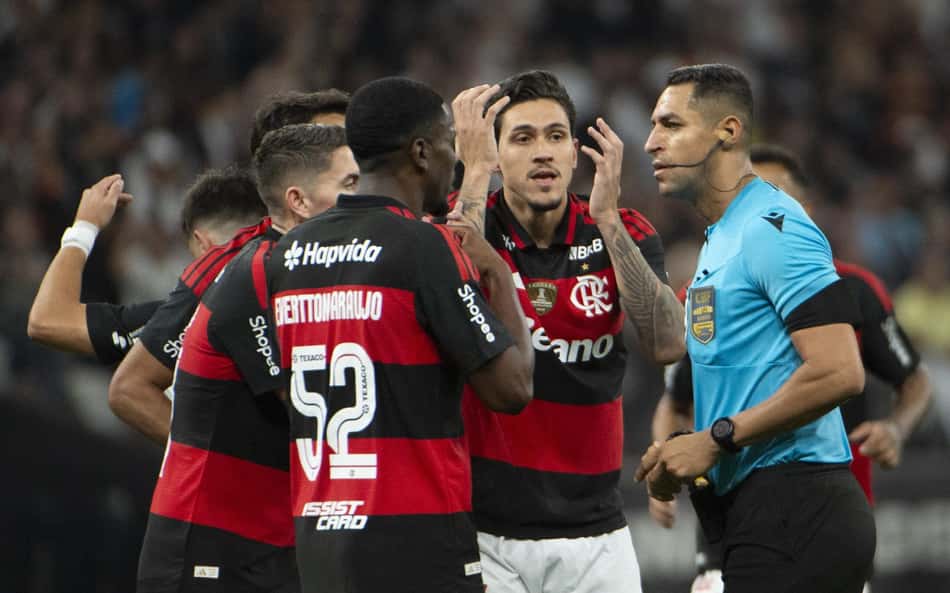 CBF divulga áudios do VAR da partida entre Corinthians x Flamengo