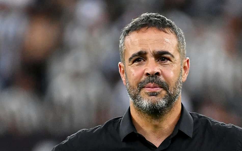 Torcida do Cruzeiro pede ex-Botafogo após chegada de Artur Jorge: 'Bem-vindo'