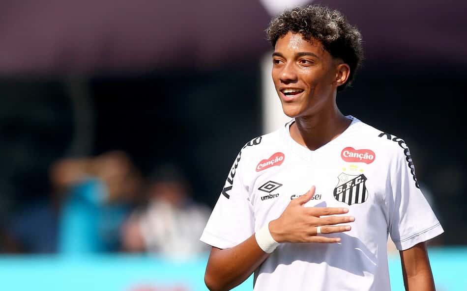 Robinho Jr., do Santos, assina contrato com fornecedora de material esportivo