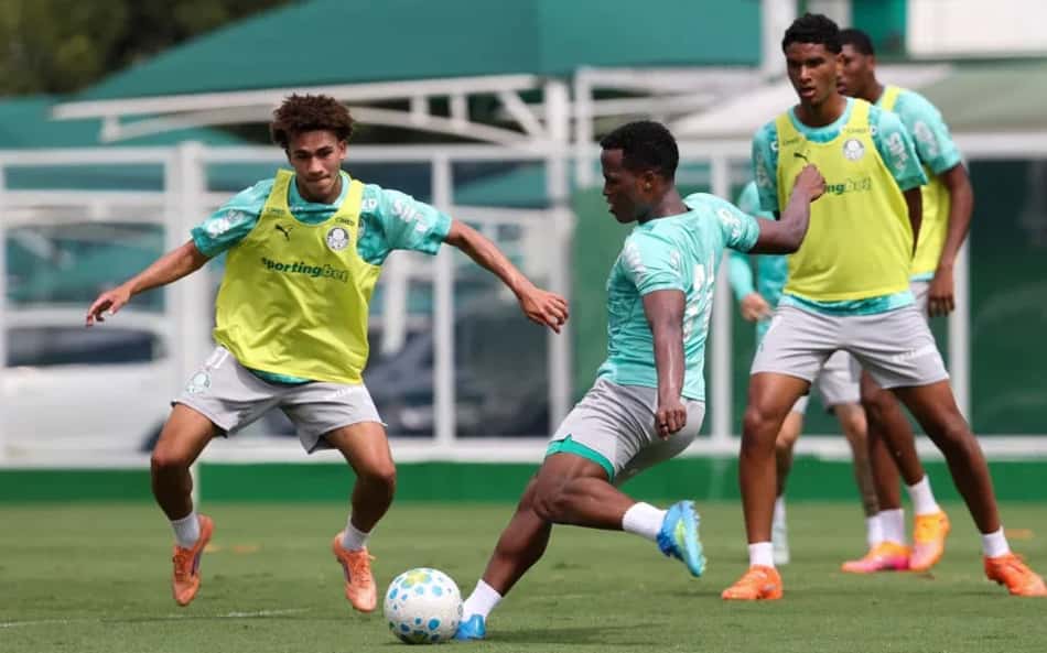 Palmeiras tem retorno de Arias e aguarda fim da Data Fifa para definir escalação