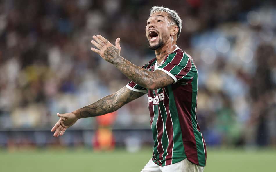Rivais reagem a Lucho Acosta no Fluminense: 'Parada surreal'