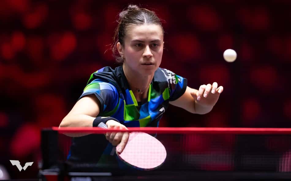 Bruna Takahashi cai para número 5 do mundo no WTT Champions de Chongqing