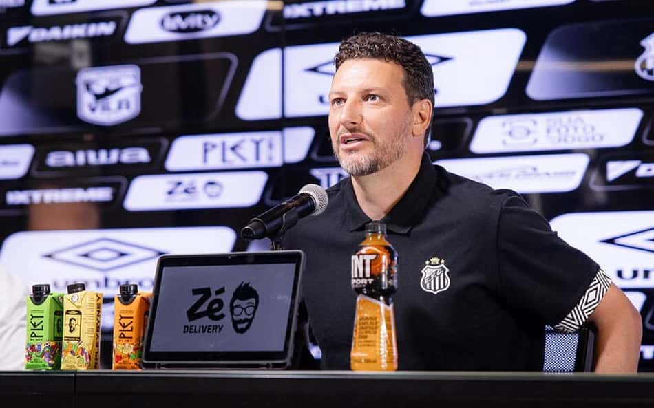 Elano assume base do Santos, pede autonomia e projeta maior desafio da carreira