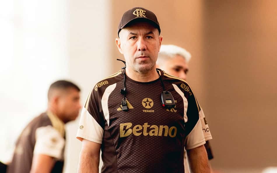 HISTÓRICO! 🇧🇷⚪ Brasileiro alcança marca em vitória por 3 a 0 sobre o Manchester City nesta quarta-feira (11) Leonardo Jardim - Flamengo