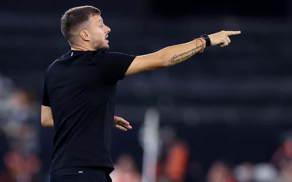 Trabalho é 'top', diz Martín Anselmi, técnico do Botafogo