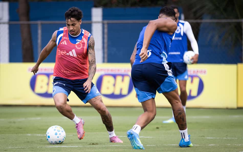 Dupla volta a treinar integralmente no Cruzeiro e pode ser reforço para Artur Jorge