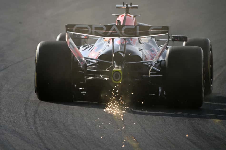 Max Verstappen, da Red Bull, durante a classificação da sprint do GP da China de Fórmula 1, em Xangai, em 13 de março de 2026 (Foto: Hector Retamal/AFP)
