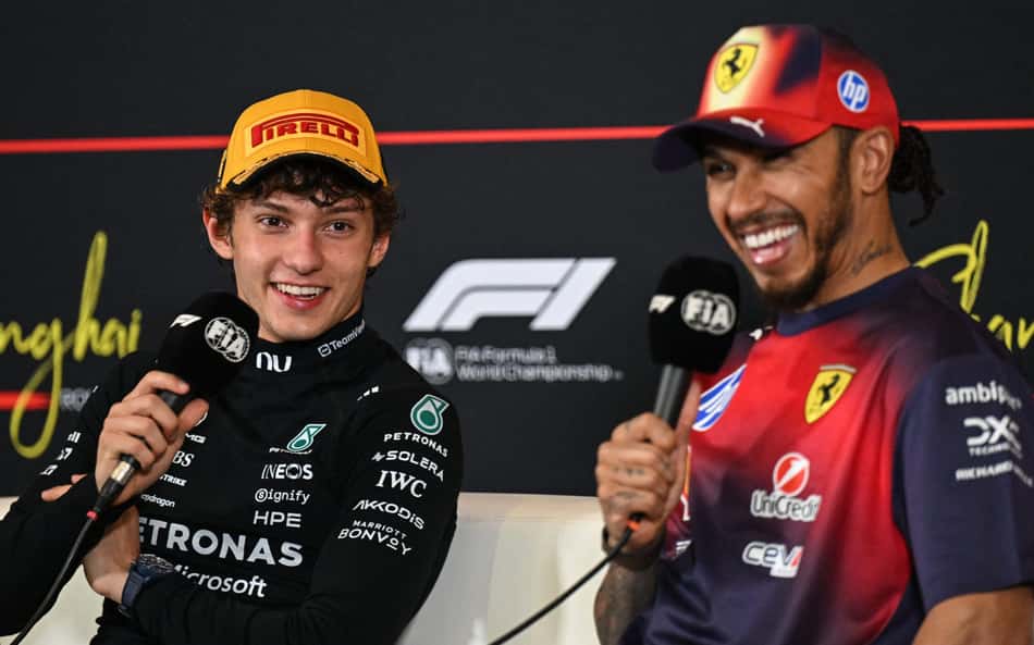 Antonelli desbanca Hamilton e faz história como líder mais jovem da F1