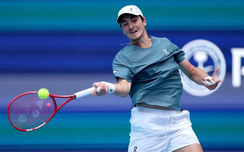 João Fonseca na vitória na estreia no Masters 1000 de Miami, contra o